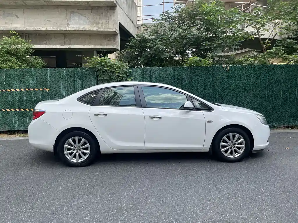 Buick Excelle — миниатюра 11