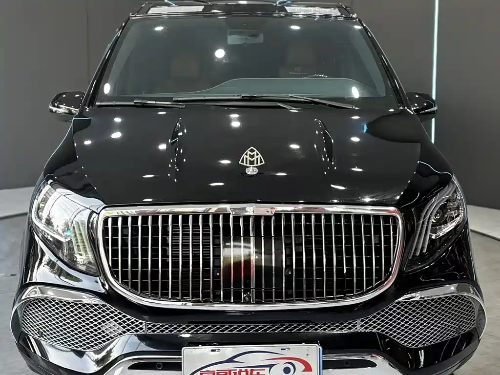 Mercedes-Benz Vito 2023 2.0T 7 мест