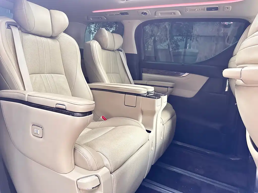 Toyota Alphard 2021 — фото 8