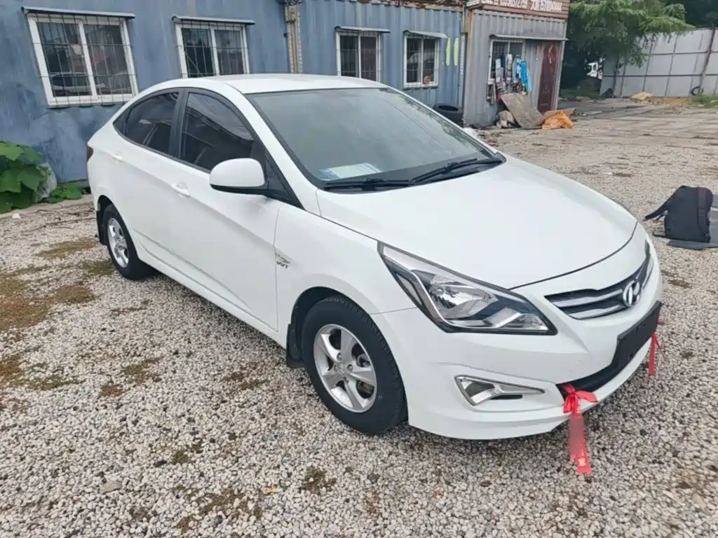Hyundai Verna — миниатюра 4