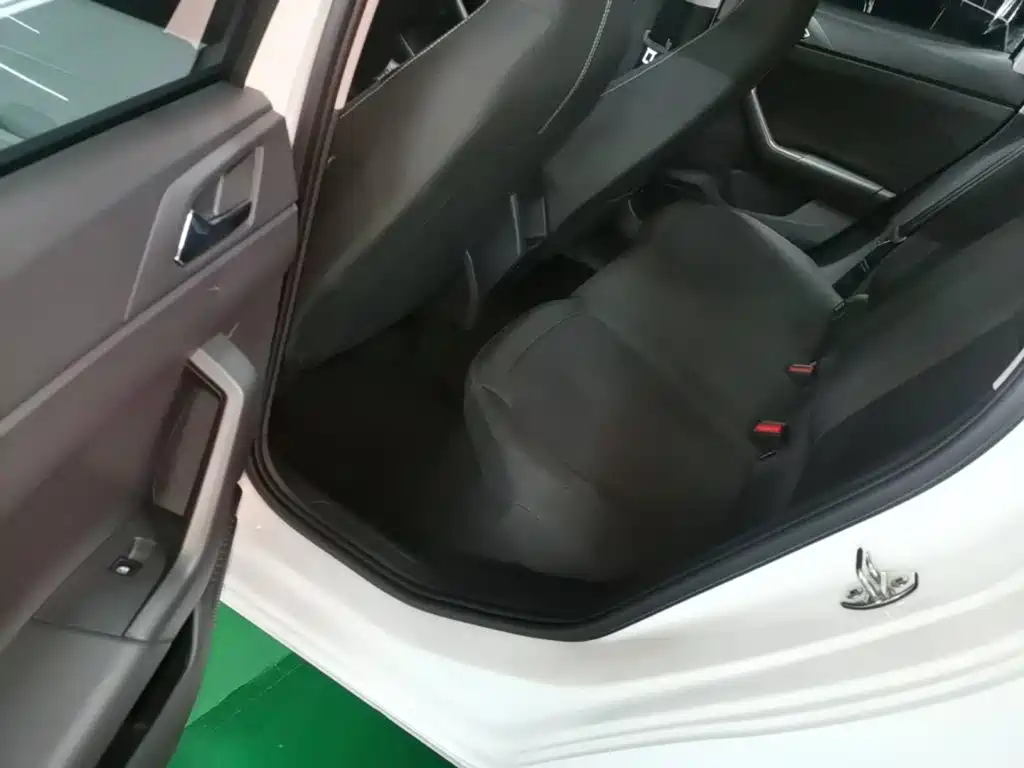 Volkswagen Polo — миниатюра 17