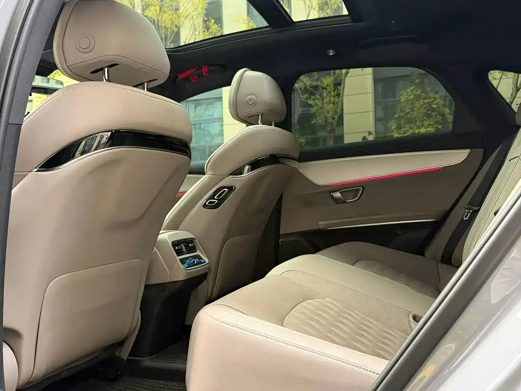 BYD Han — миниатюра 6