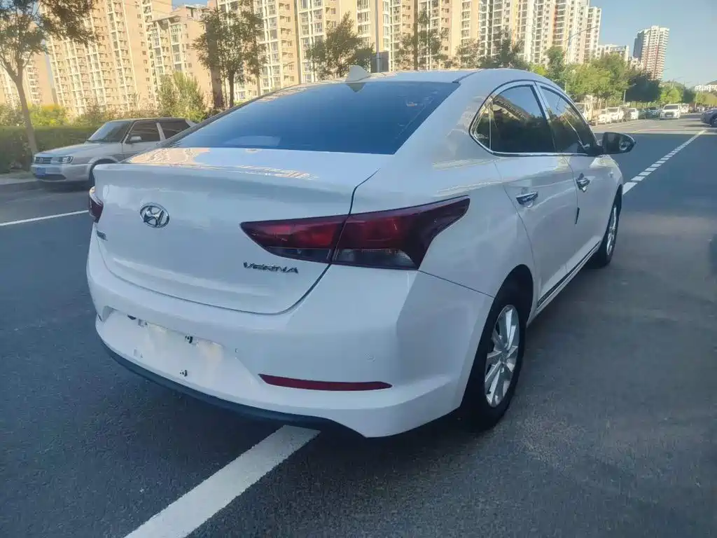 Hyundai Verna — миниатюра 8