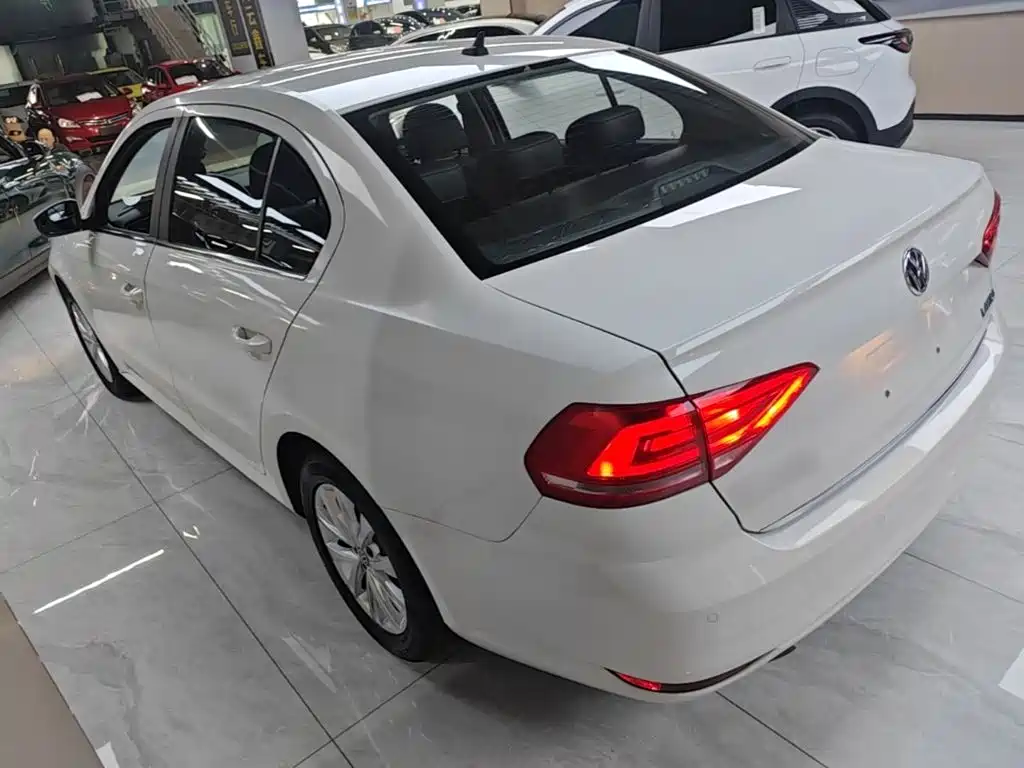 Volkswagen Lavida — миниатюра 5
