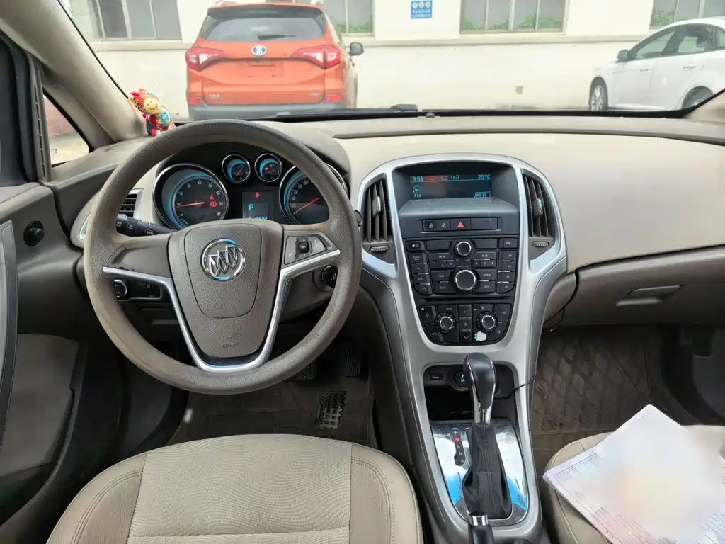 Buick Excelle — миниатюра 9