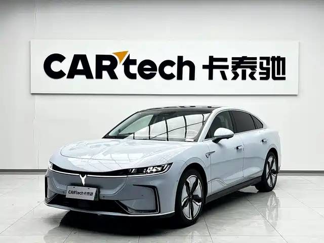 VOYAH LANTU CHASING LIGHT 2024