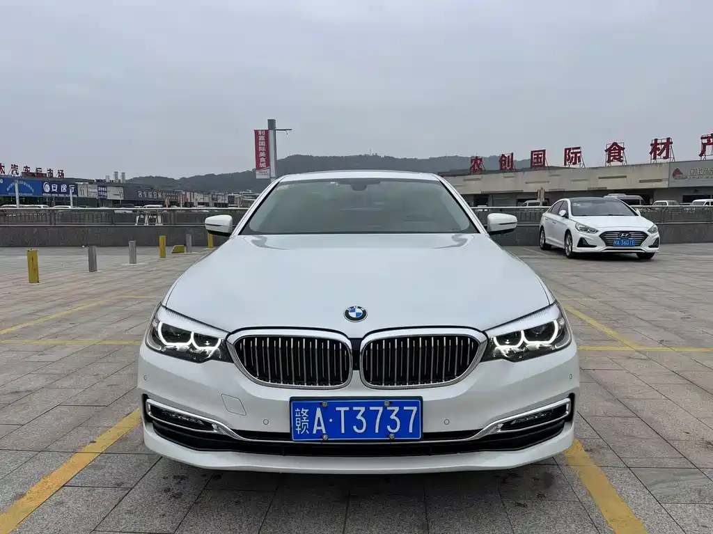 BMW 5 SERIES
