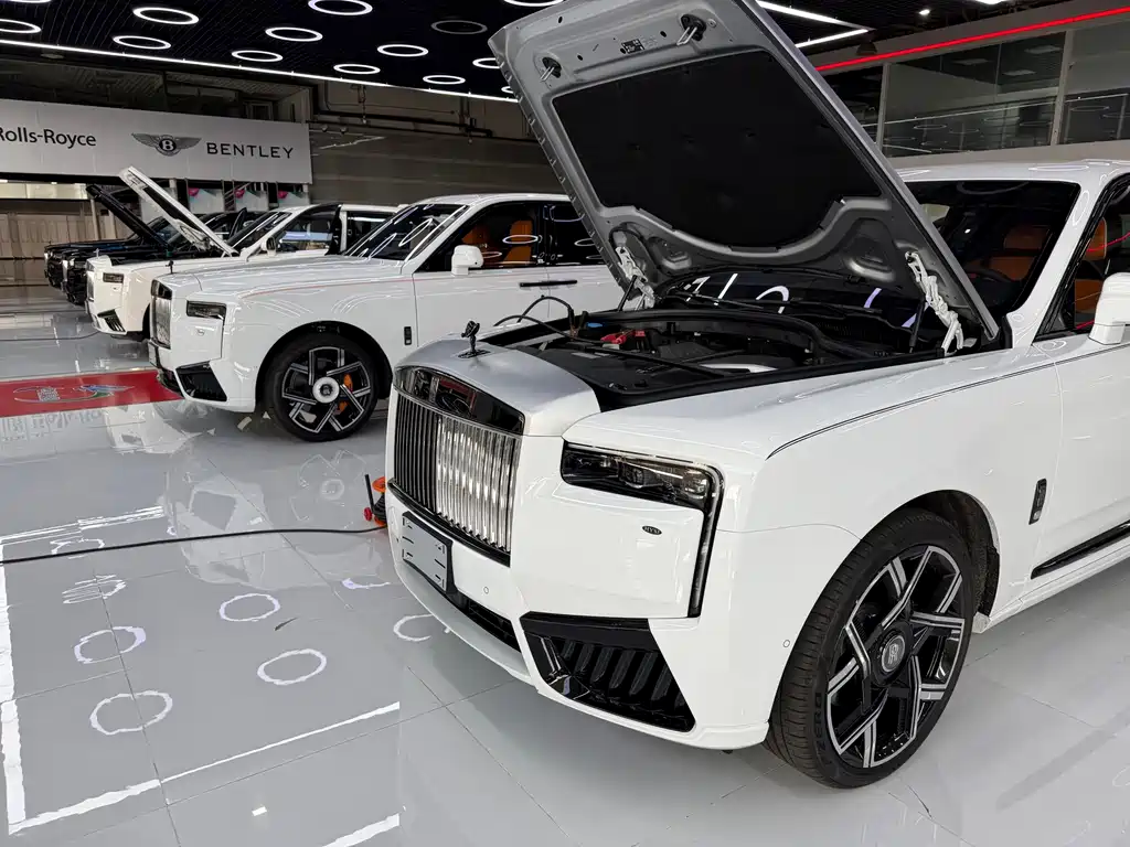 Rolls-Royce Cullinan 2026 6.7T Black Badge