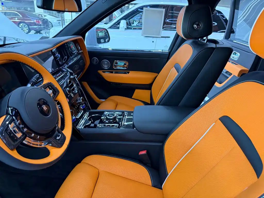 Rolls-Royce Cullinan 2026 6.7T Black Badge