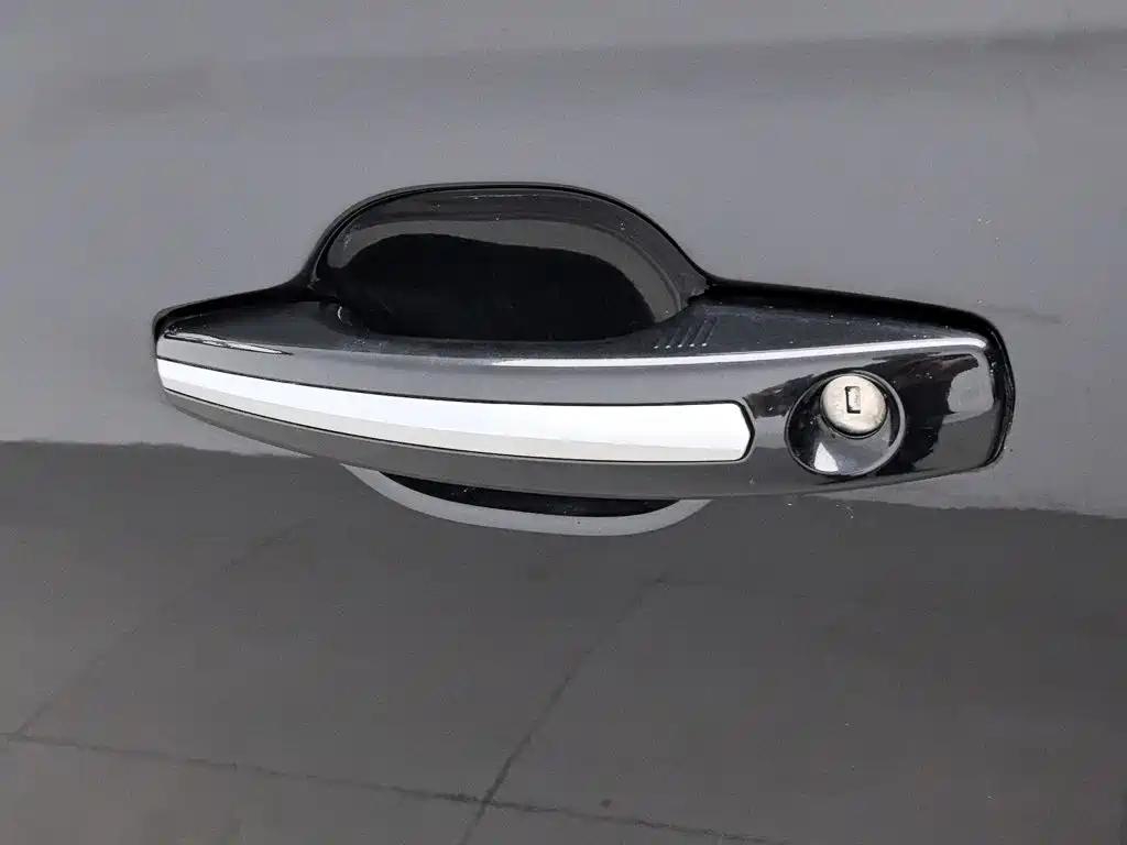 Lincoln Nautilus (Import) — миниатюра 18