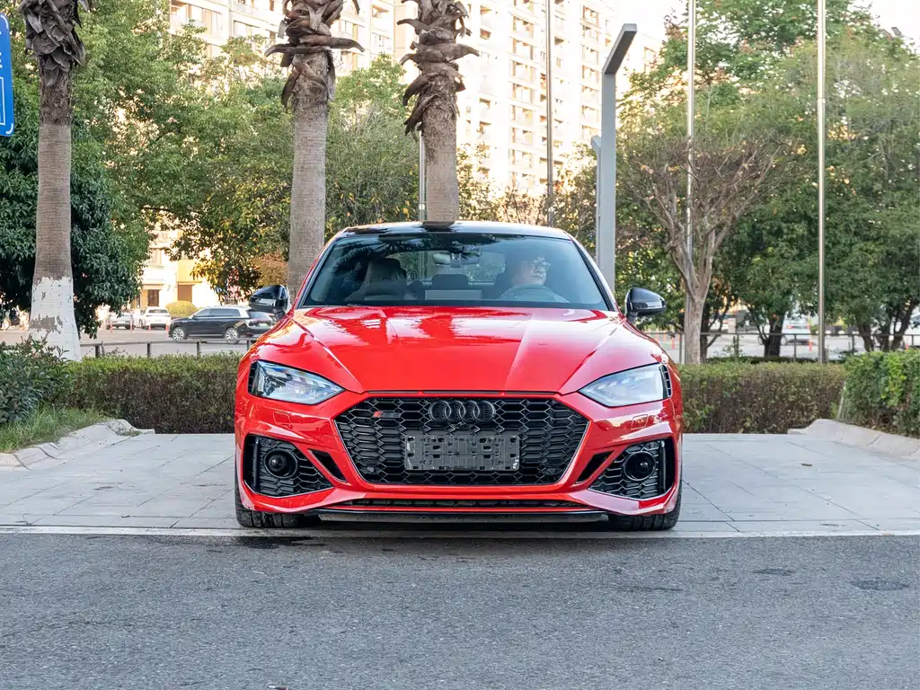 AUDI RS 5