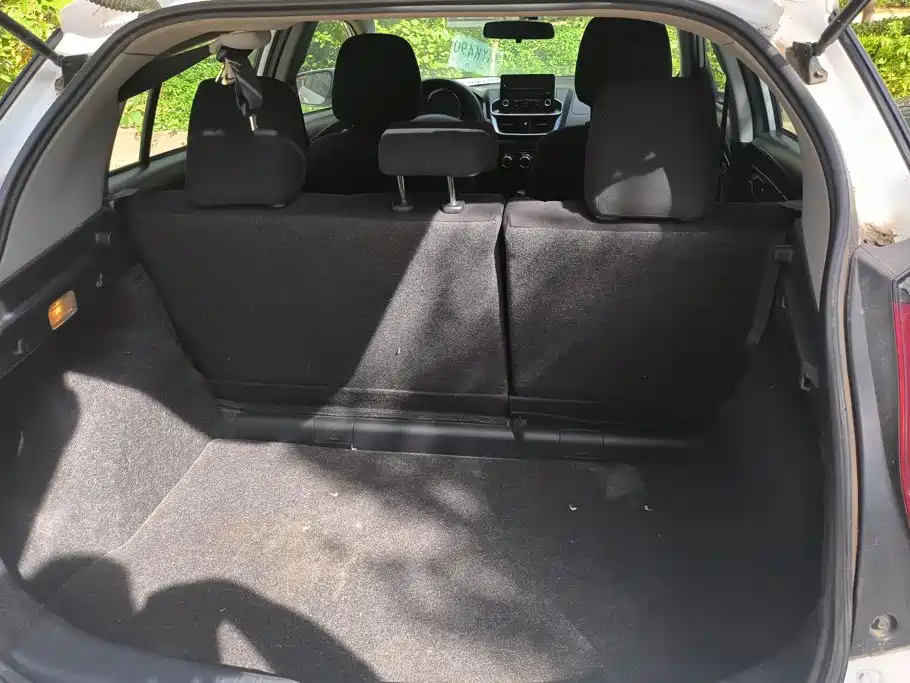 Toyota Yaris L — миниатюра 4