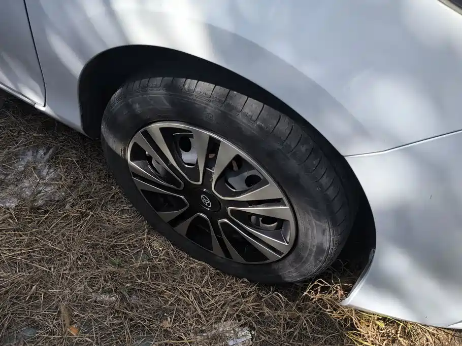 Toyota Yaris L — миниатюра 6