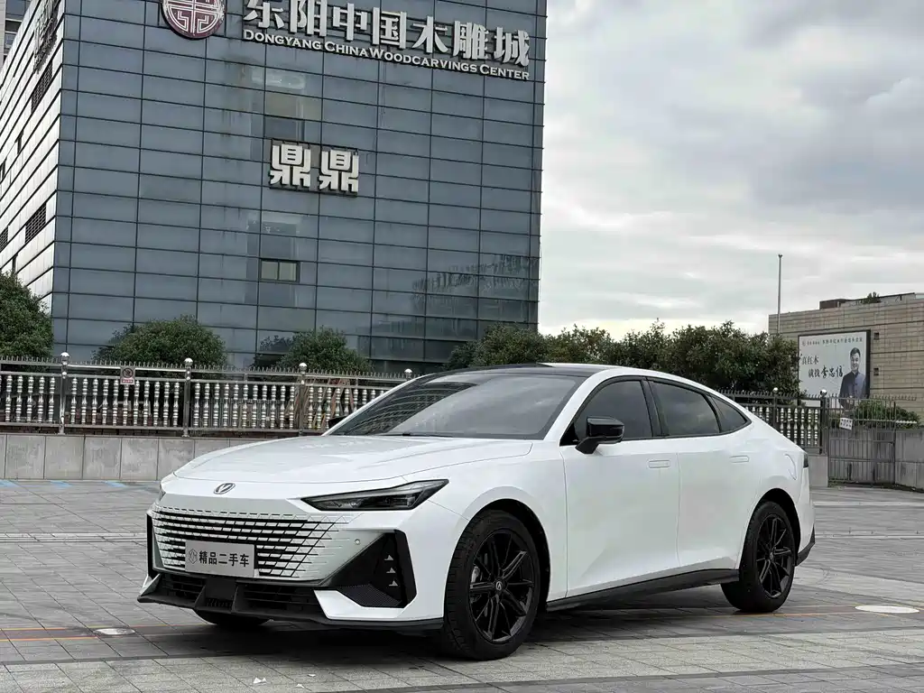 Changan UNI-V 2023 1.5T Premium Type