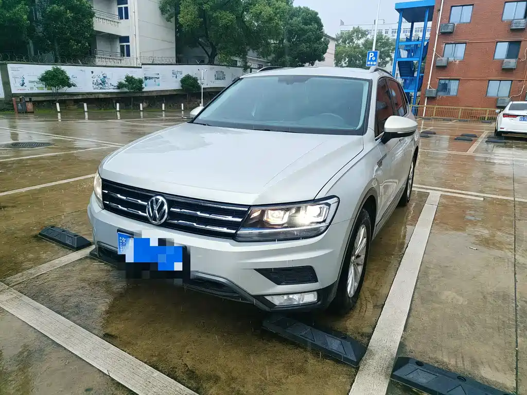 Volkswagen Tiguan L L 2018 330TSI AT