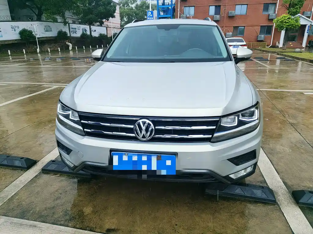 Volkswagen Tiguan L L 2018 330TSI AT