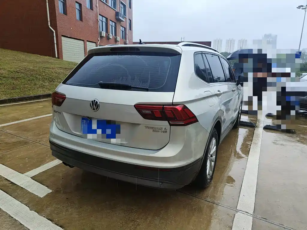Volkswagen Tiguan L L 2018 330TSI AT
