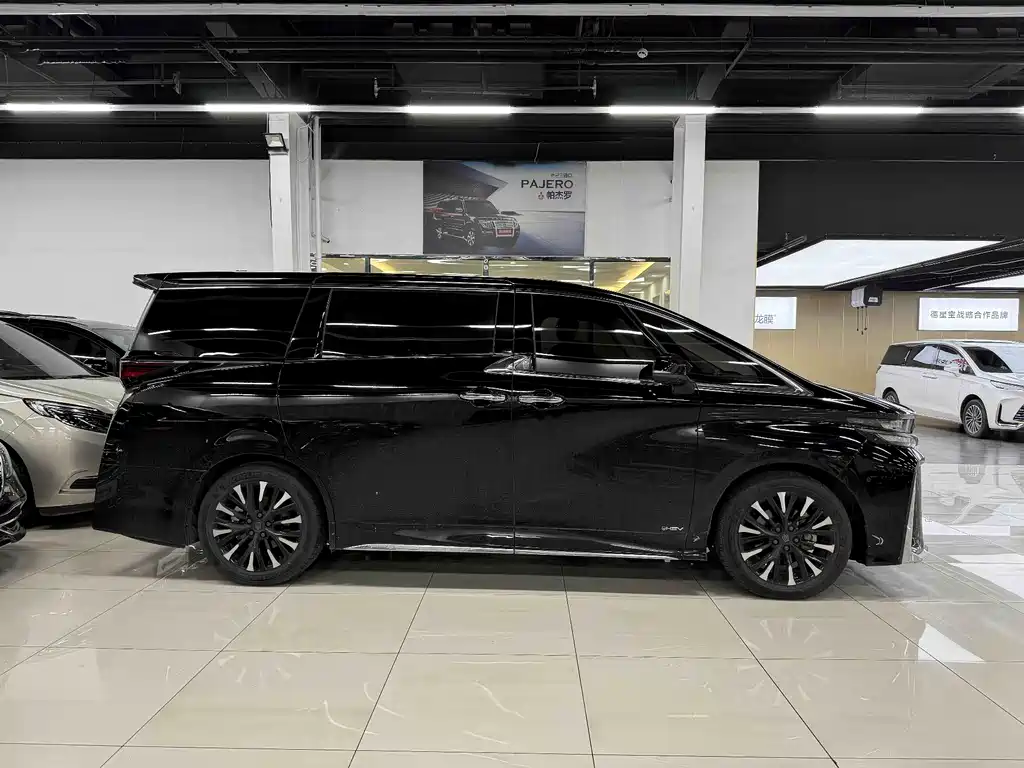Toyota Vellfire 2024 2.5L Executive