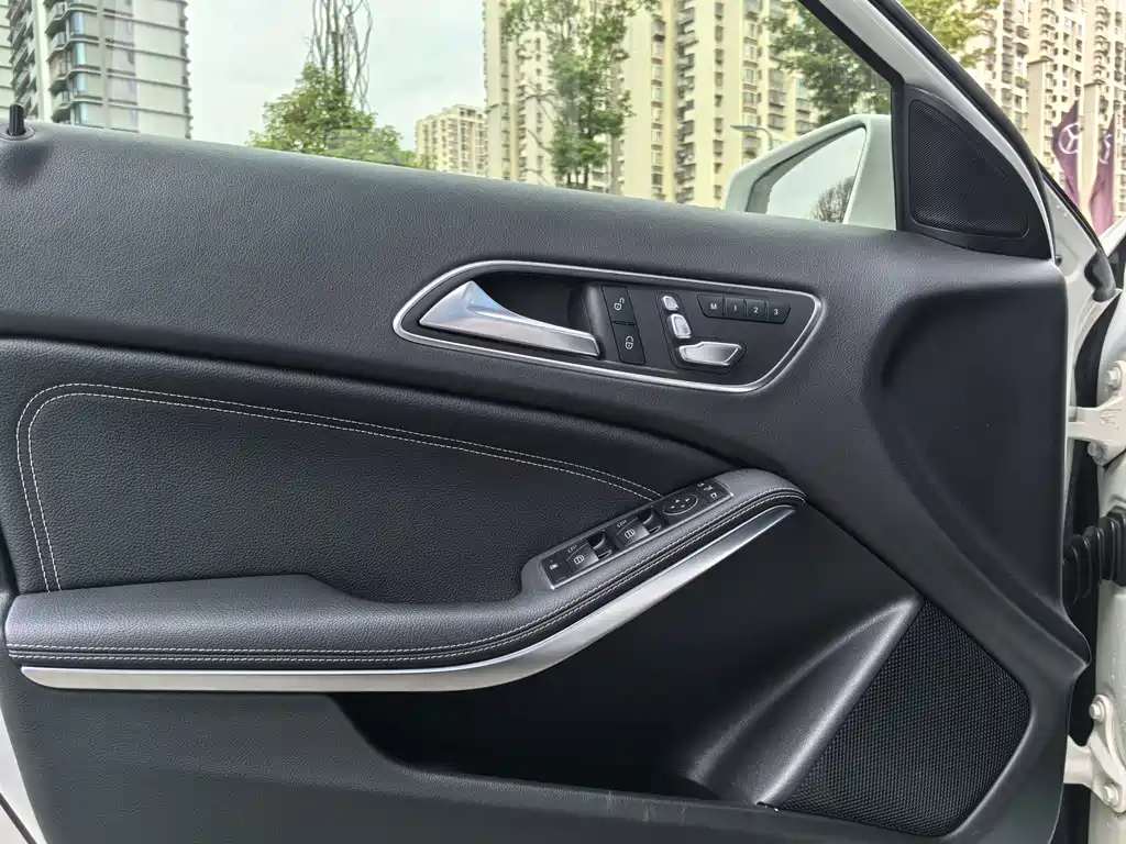 Mercedes-Benz GLA — миниатюра 7