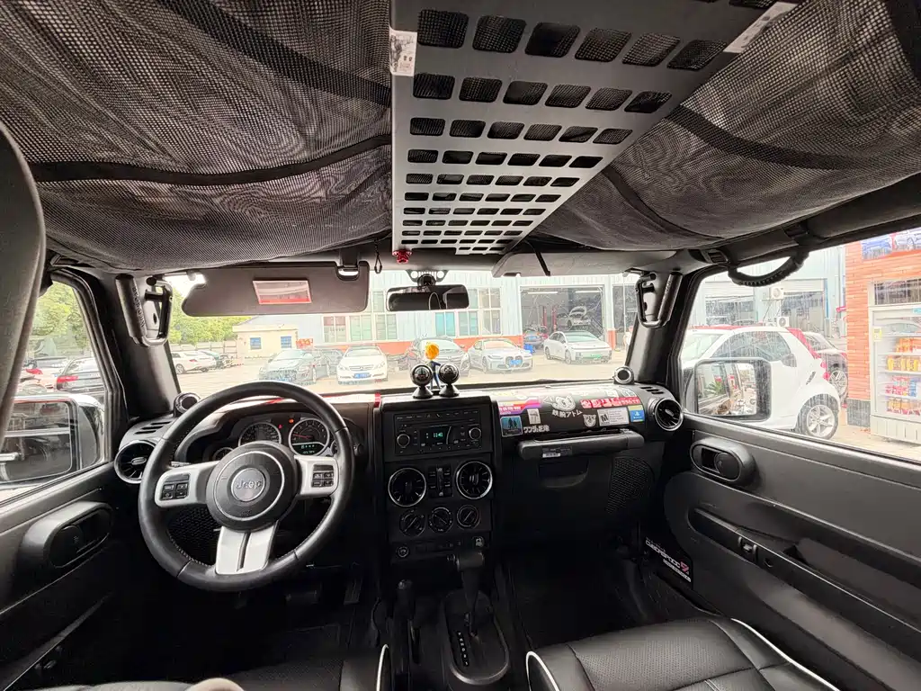 Jeep Wrangler — миниатюра 7