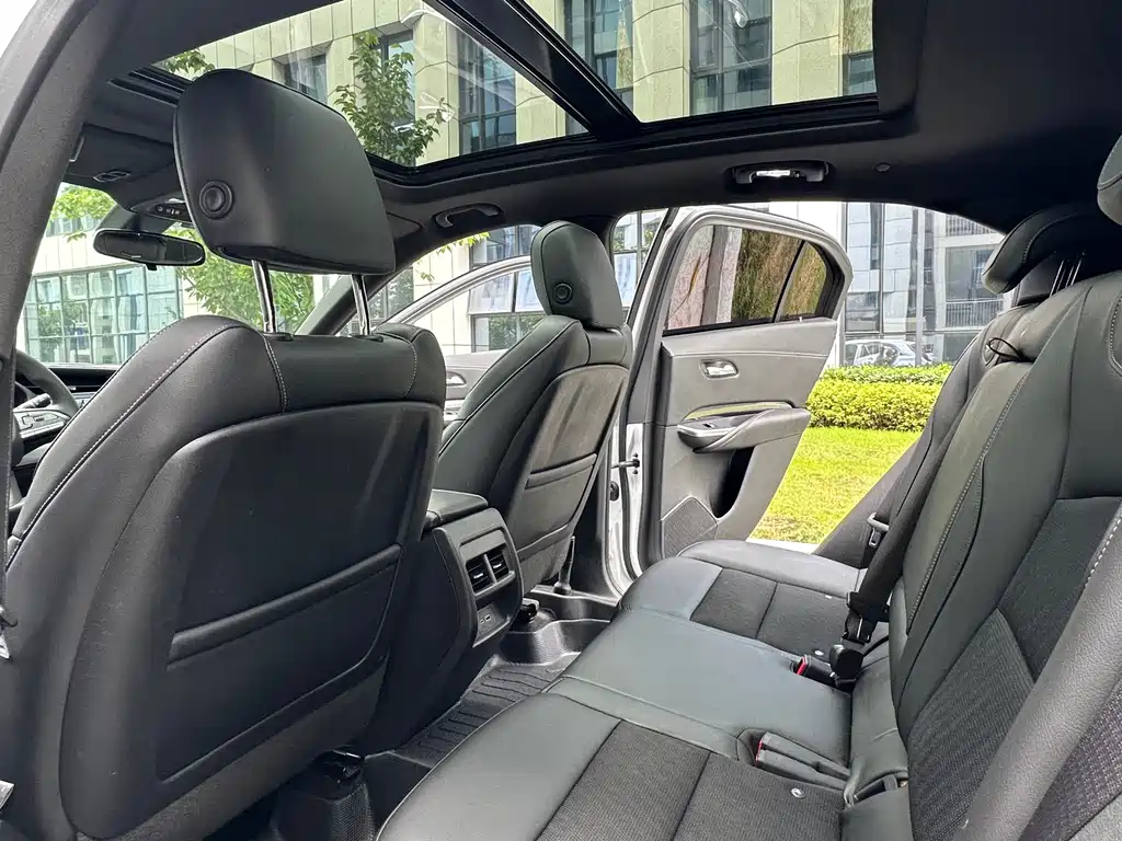 Cadillac XT4 — миниатюра 9