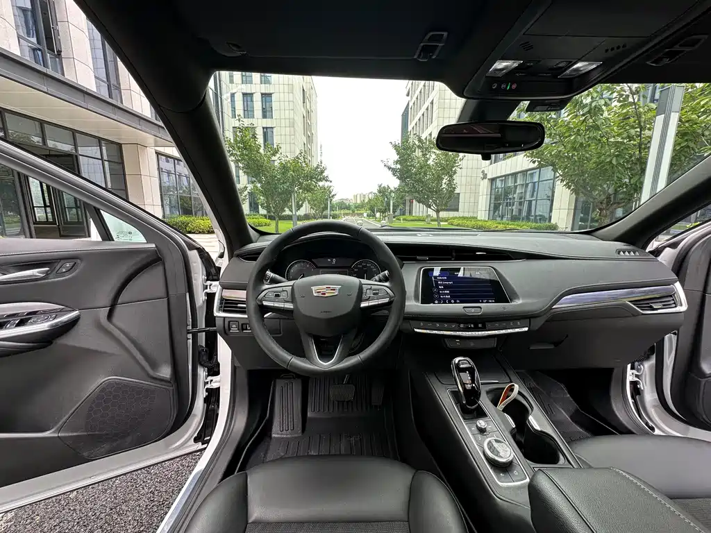 Cadillac XT4 — миниатюра 17