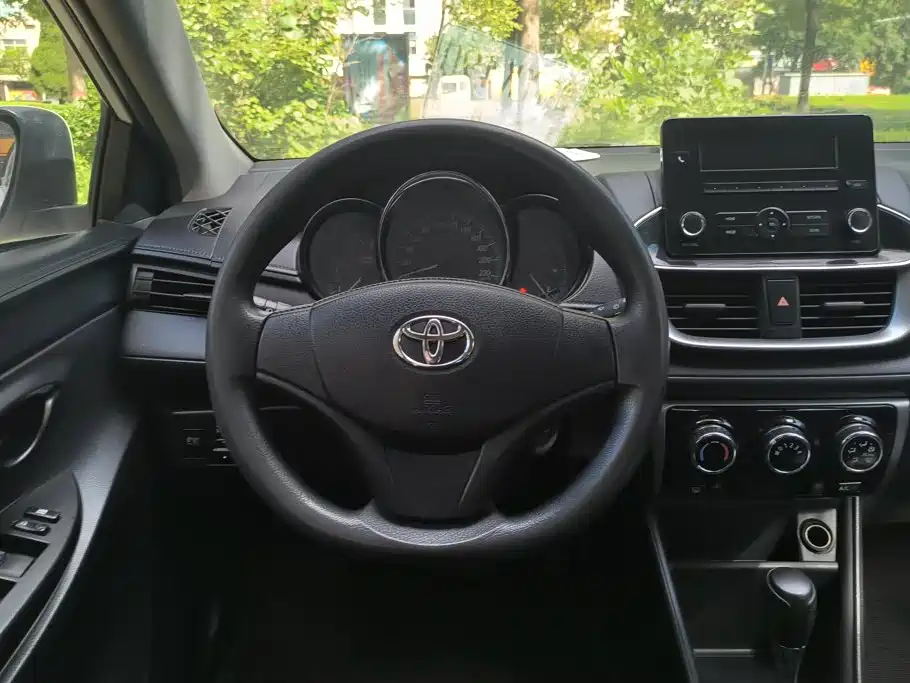 Toyota Yaris L — миниатюра 15