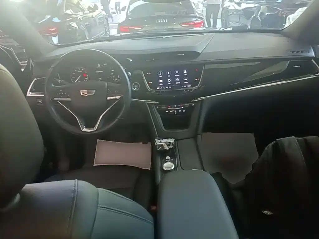 Cadillac XT6 — миниатюра 10