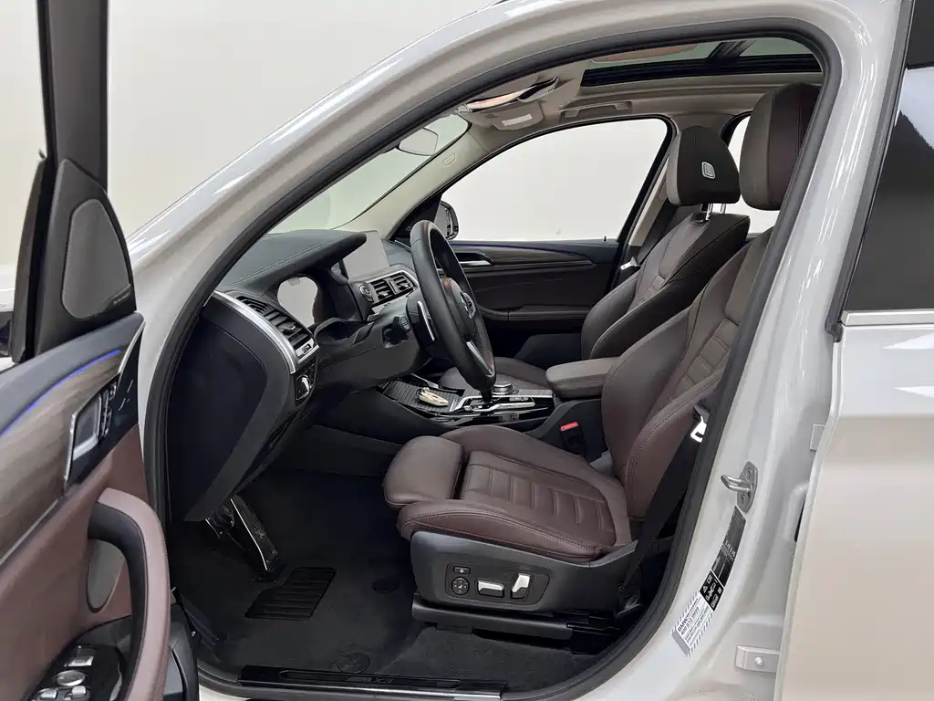 BMW X3 — миниатюра 8