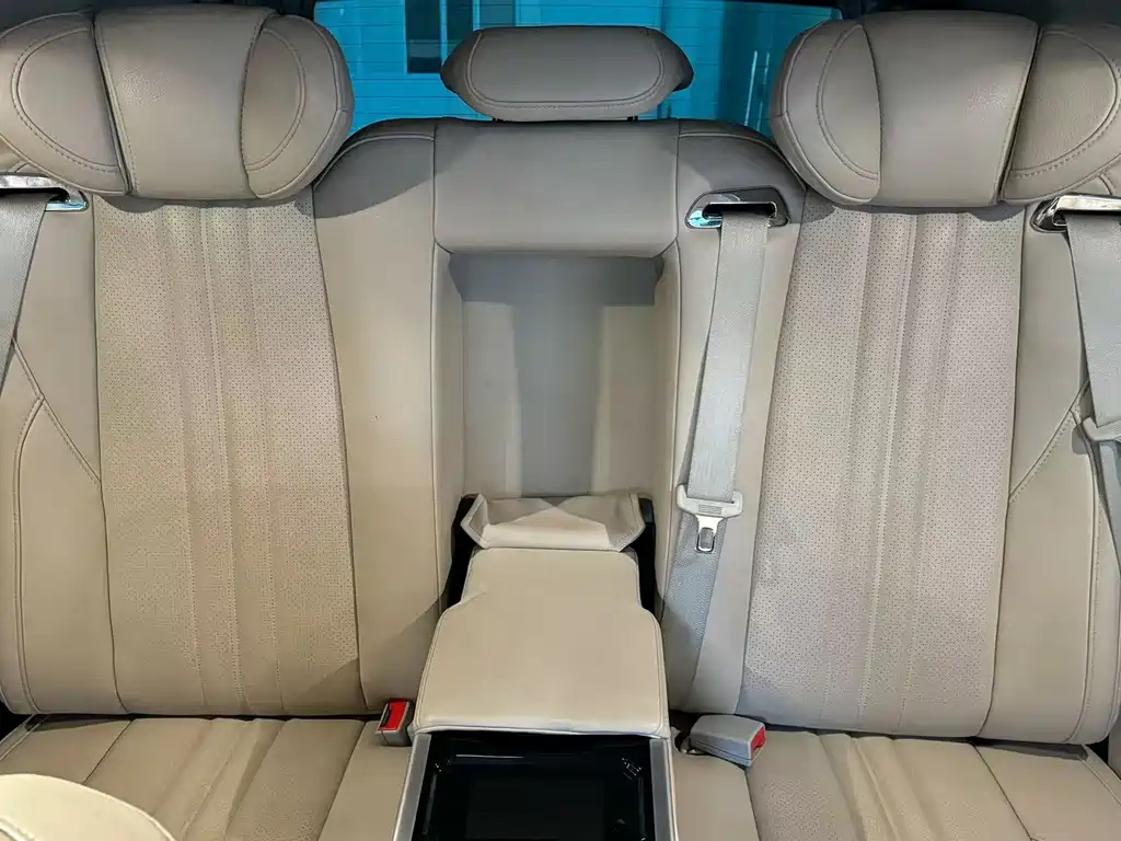Mercedes-Benz V-Class — миниатюра 11