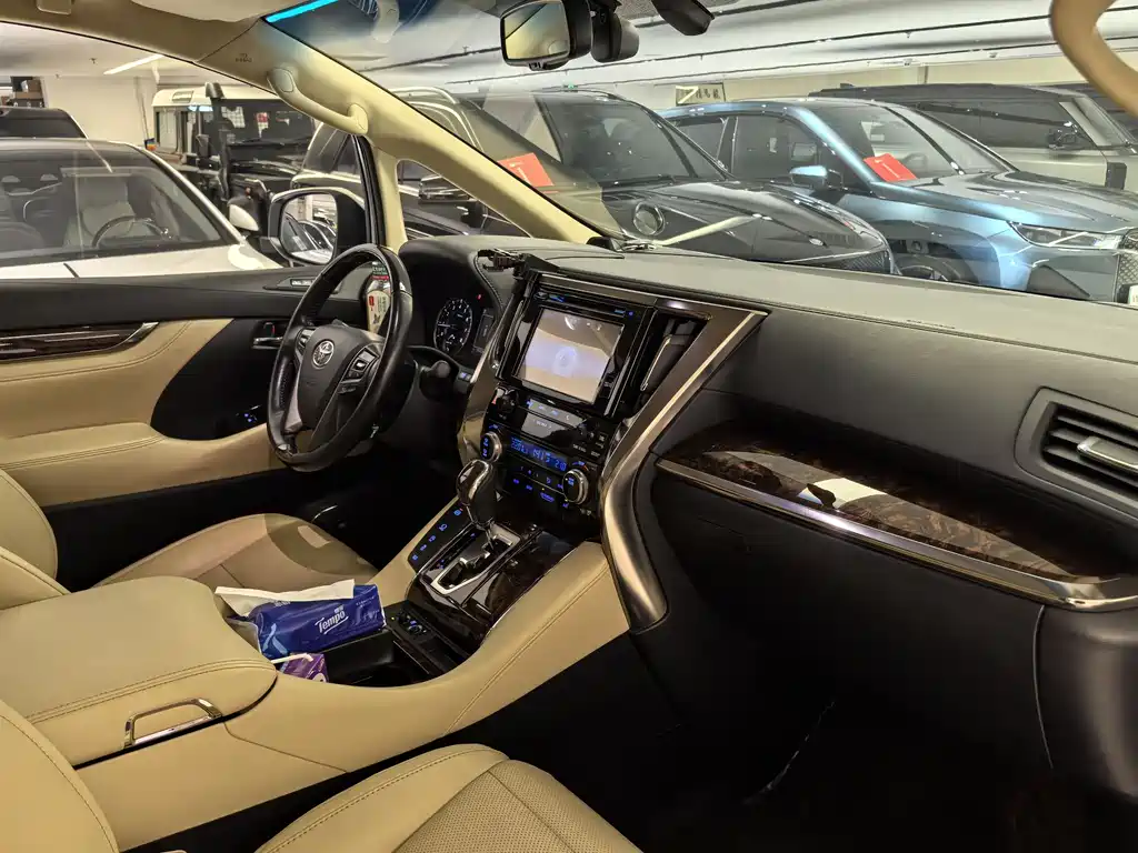 Toyota Alphard 2018 3.5L Luxury