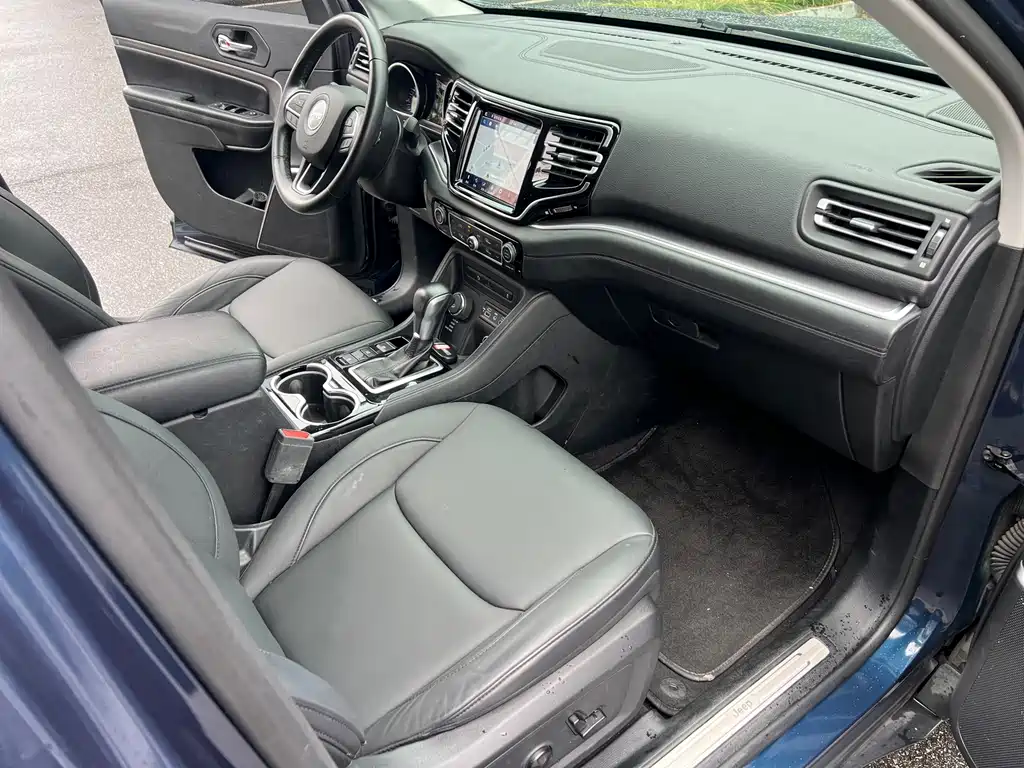 Jeep Grand Commander — миниатюра 10