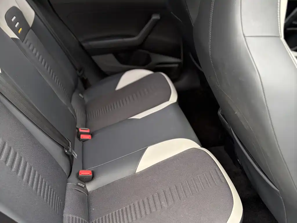 Volkswagen Polo — миниатюра 8