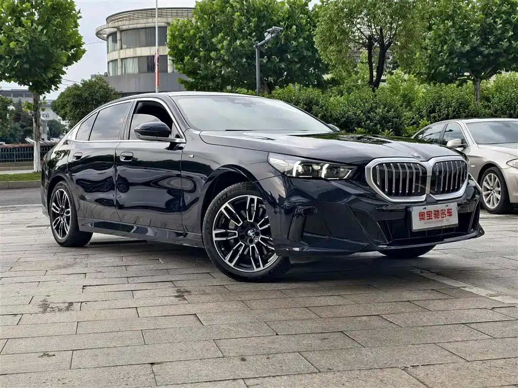 BMW 5 Series 5 2025 530Li Lead M Sport