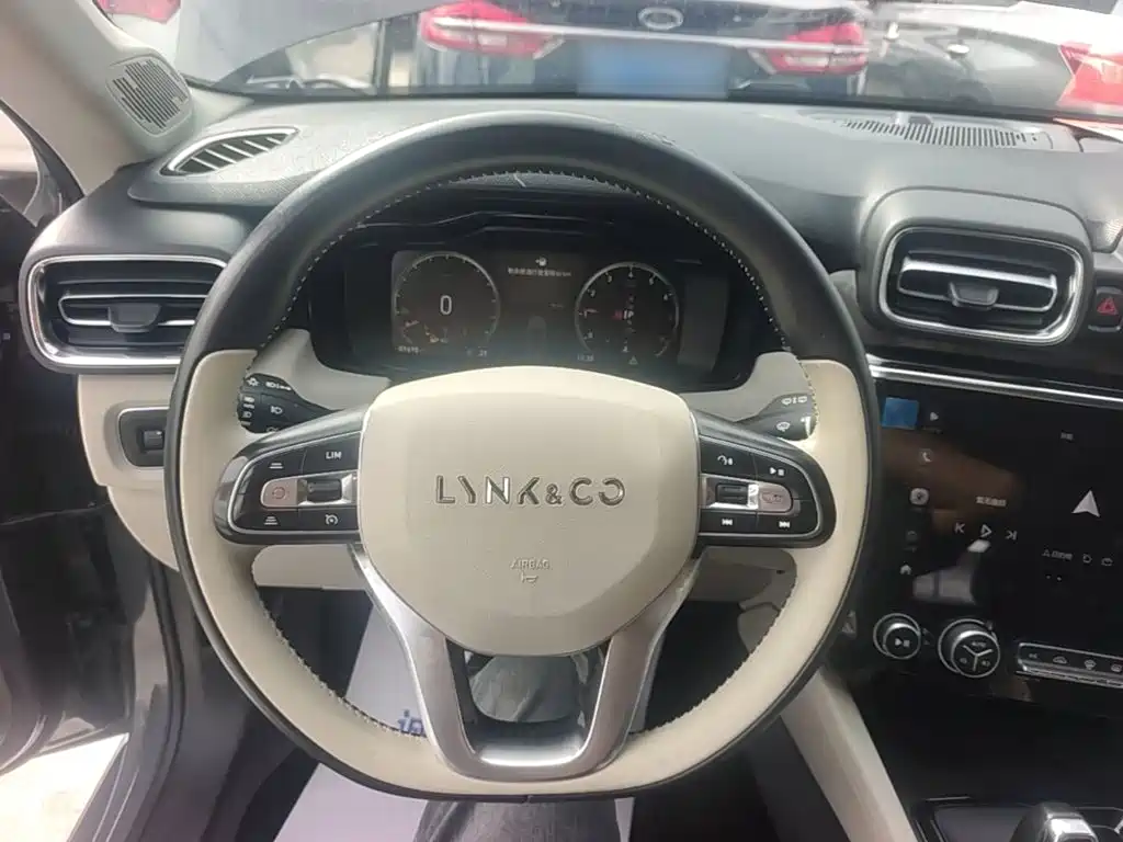 Lynk & Co 02 — миниатюра 11