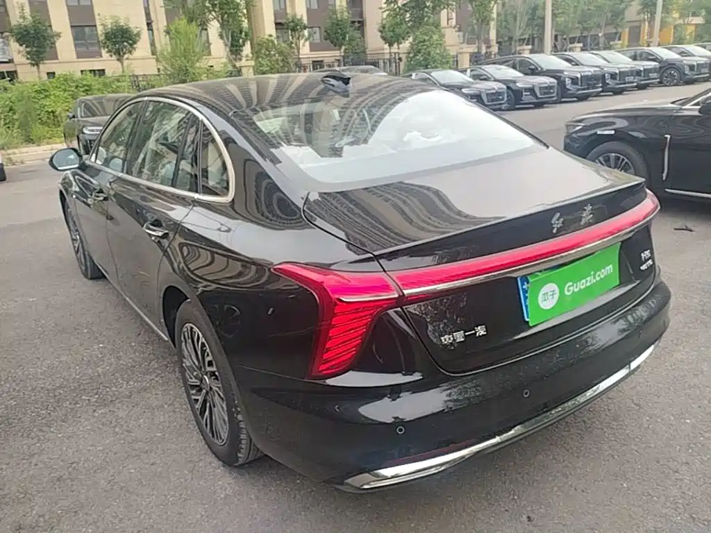 Hongqi H5 2025 2.0T AT