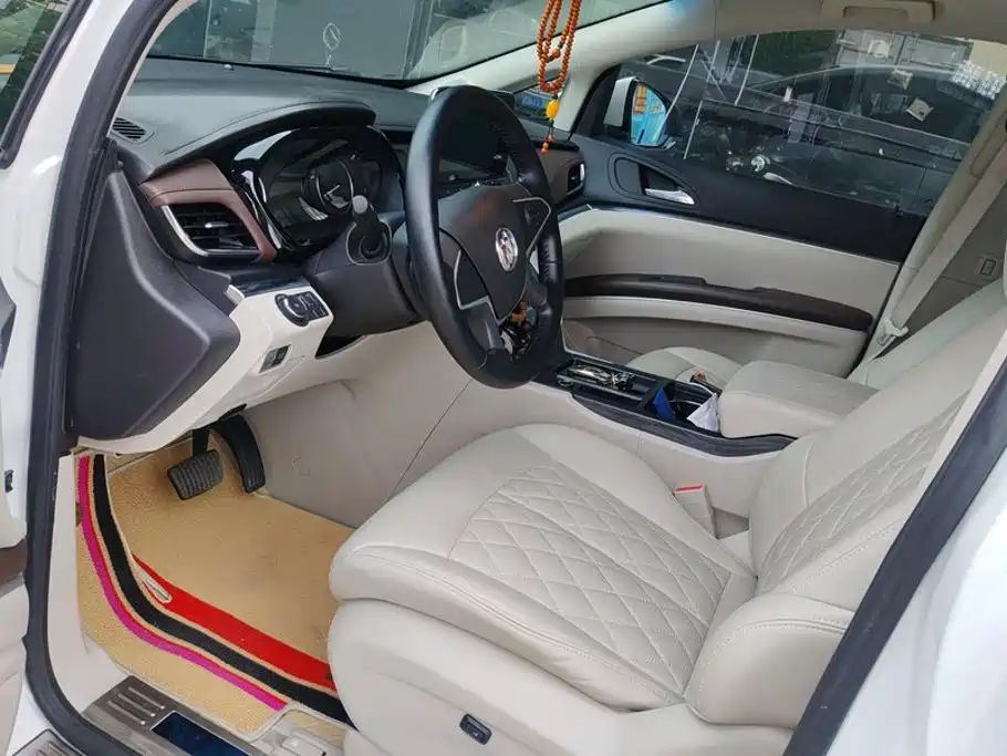 Buick GL8 — миниатюра 9