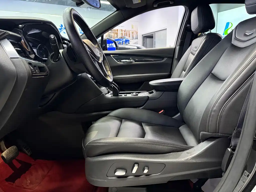 Cadillac XT5 — миниатюра 6