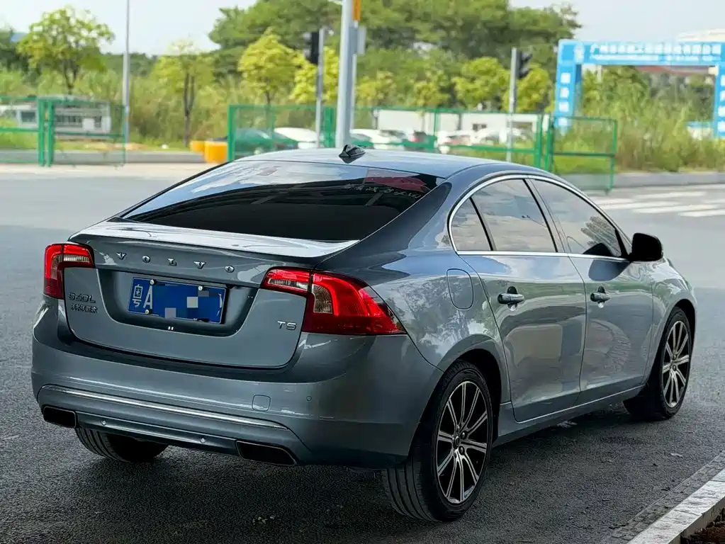 Volvo S60 — миниатюра 5