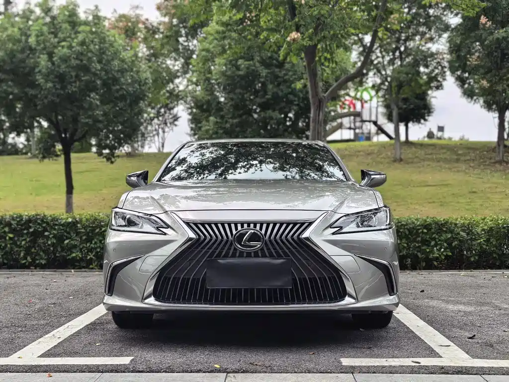 Lexus ES — миниатюра 2