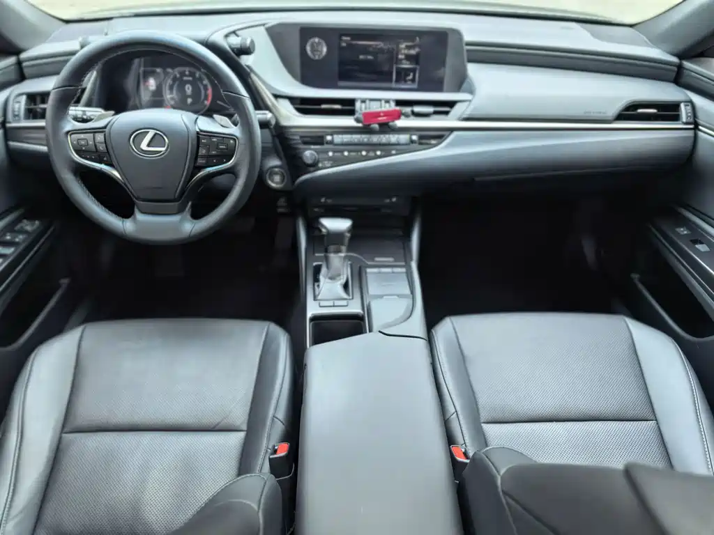 Lexus ES — миниатюра 14
