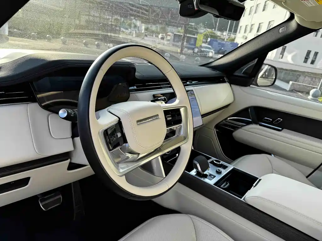 Land Rover Range Rover — миниатюра 16