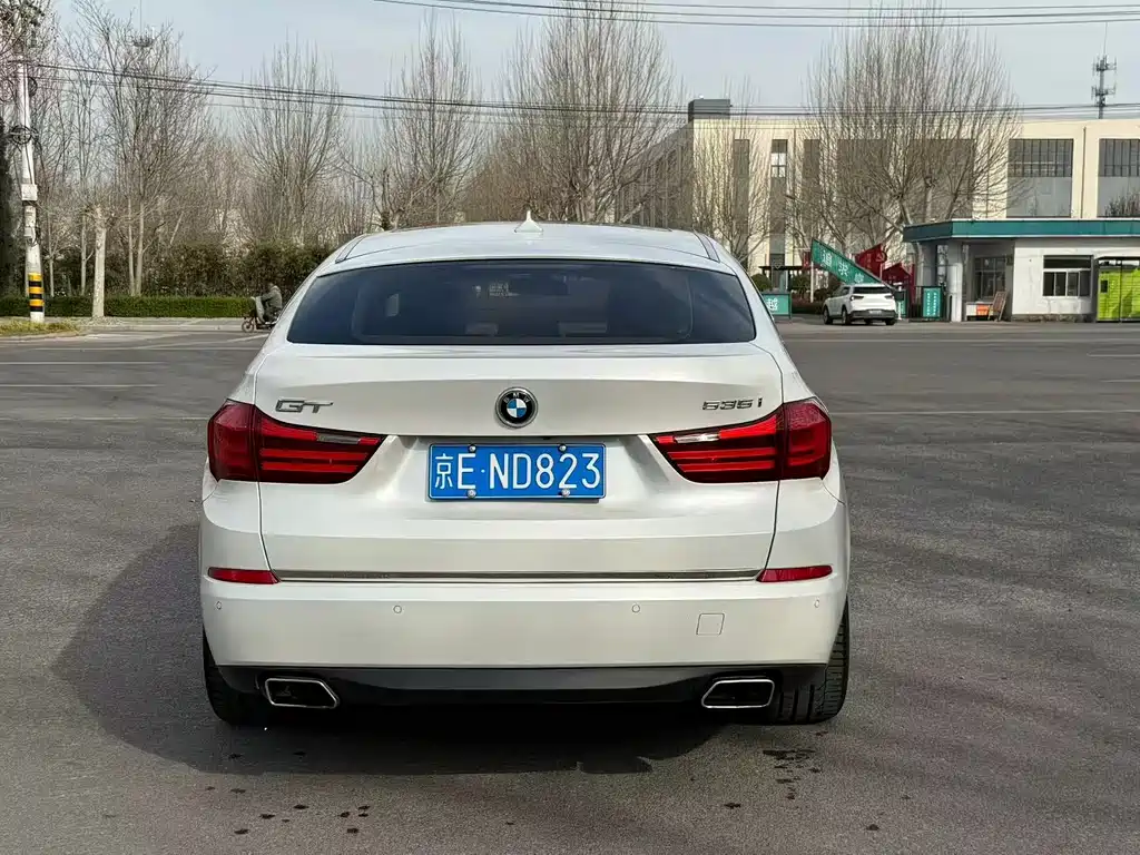 BMW 5 Series GT 5 GT 2017 528i Lead