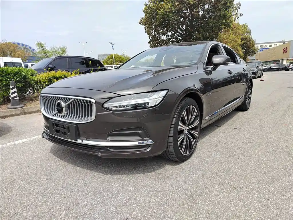 Volvo S90 2025
