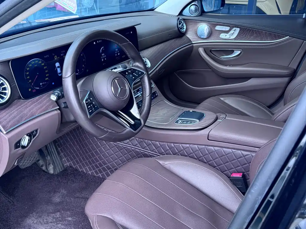 Mercedes-Benz E-Class — миниатюра 10