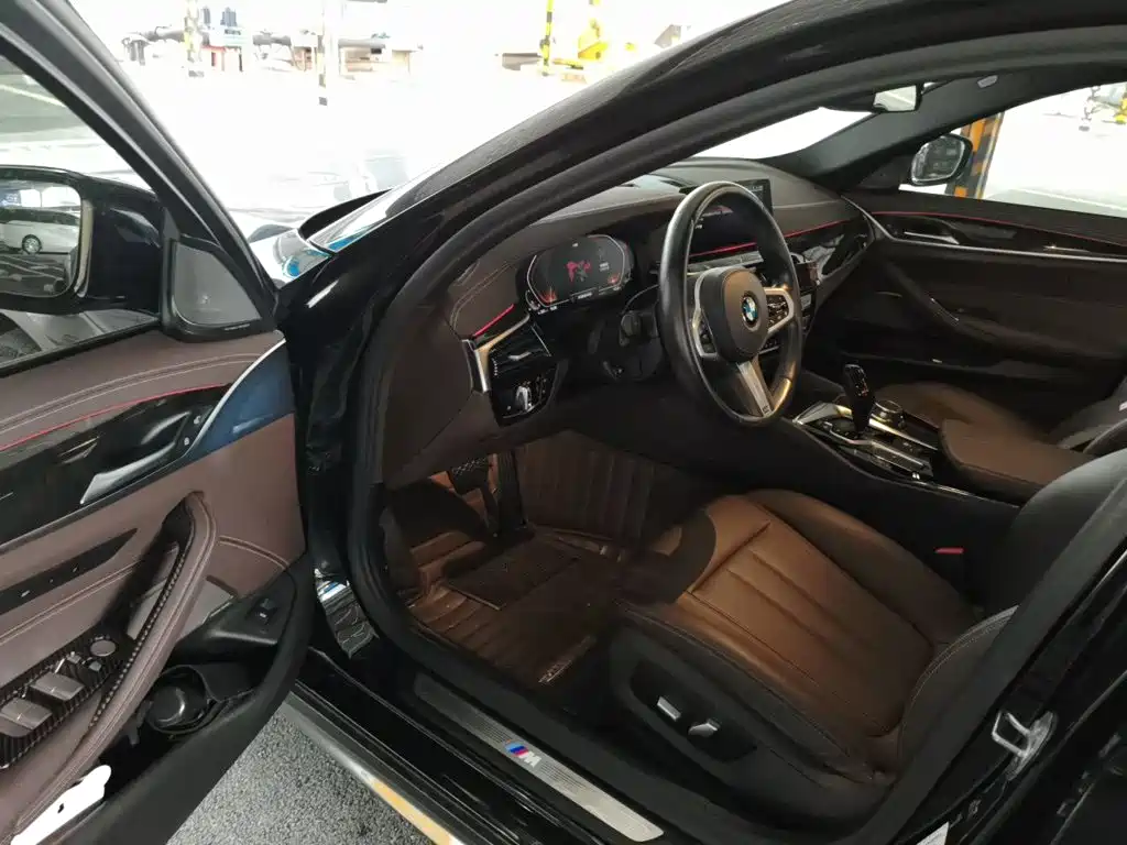 BMW 5 Series — миниатюра 14