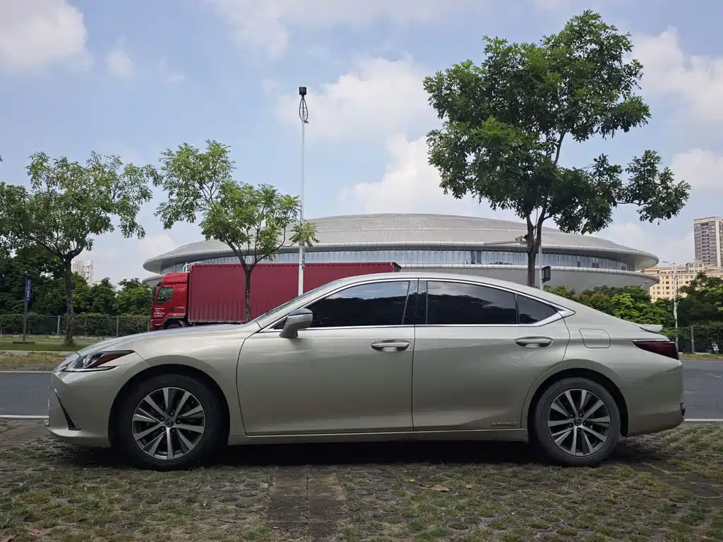 Lexus ES — миниатюра 4