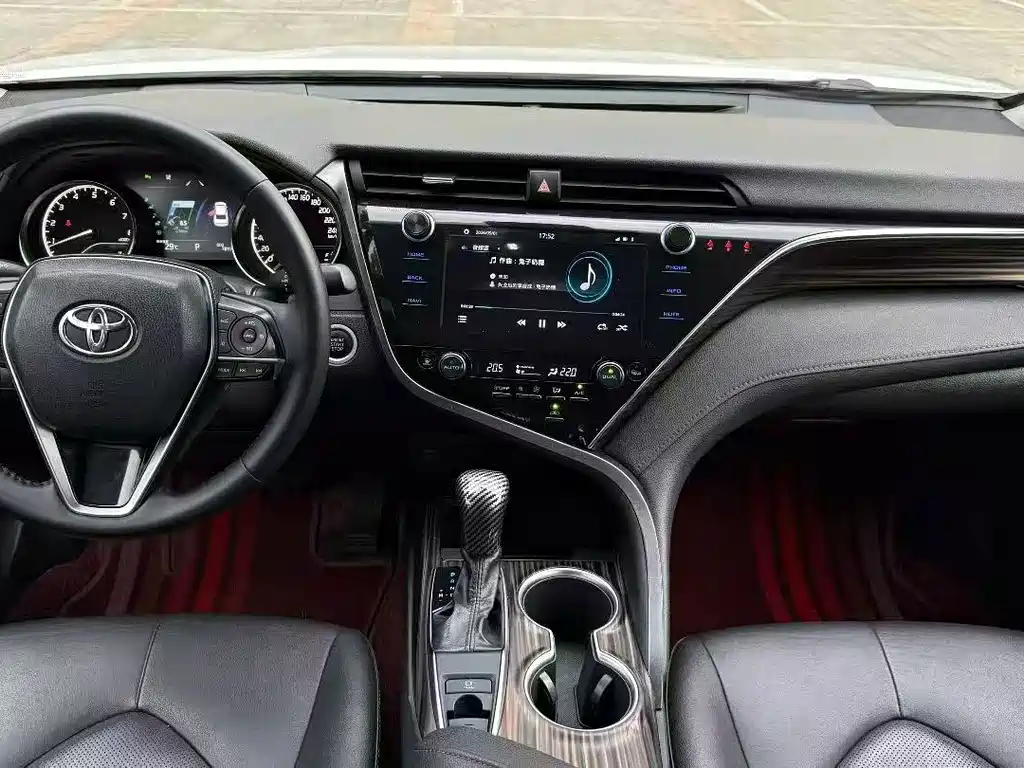 Toyota Camry — миниатюра 8
