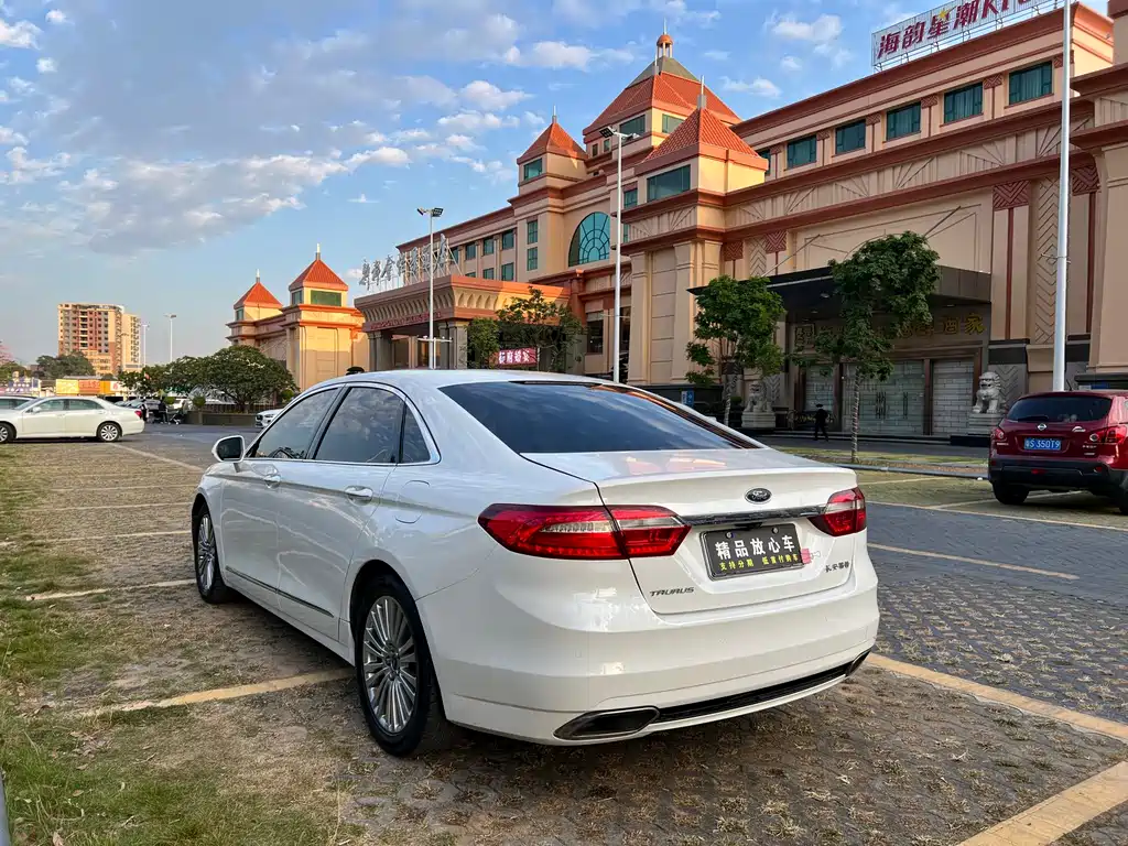 Ford Taurus 2015 EcoBoost 245 Luxury