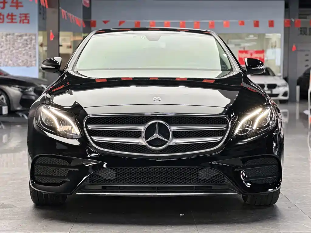 Mercedes-Benz E-Class — миниатюра 2